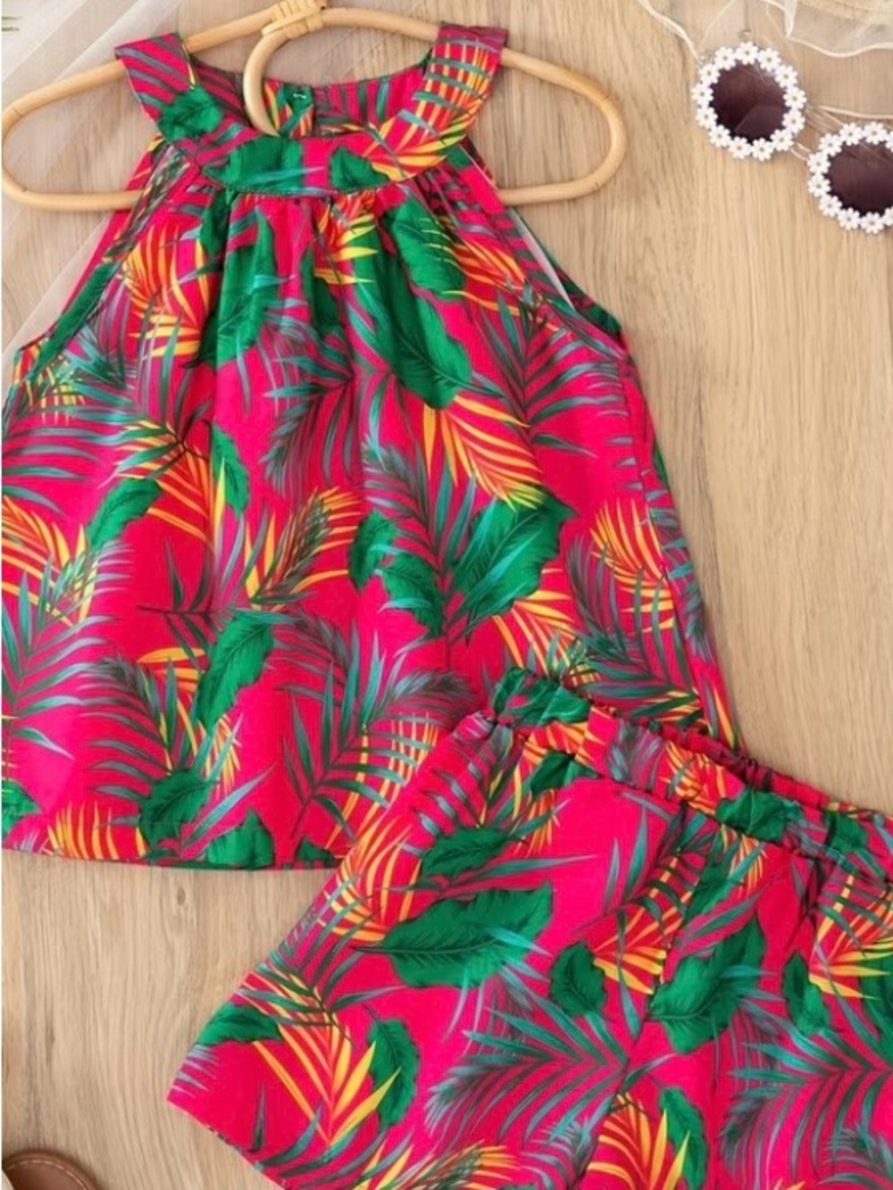 Girly Tropical Print Summer Outfit